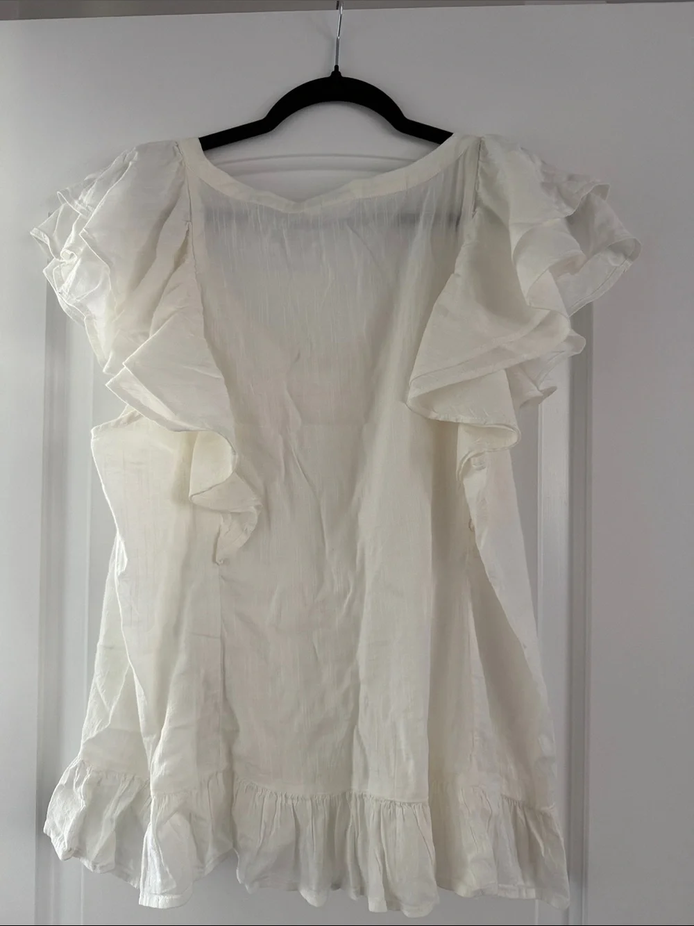 GAP White Ruffle V-Neck Pleated Blouse